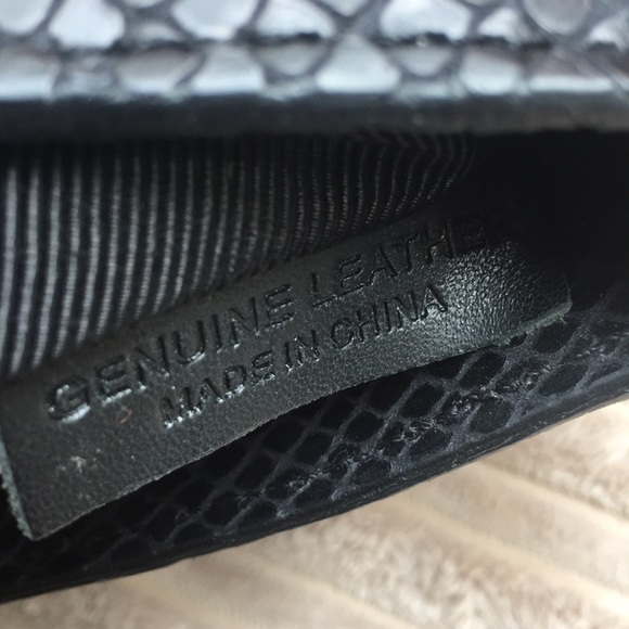 Ann Taylor leather purse - Picture 5 of 9